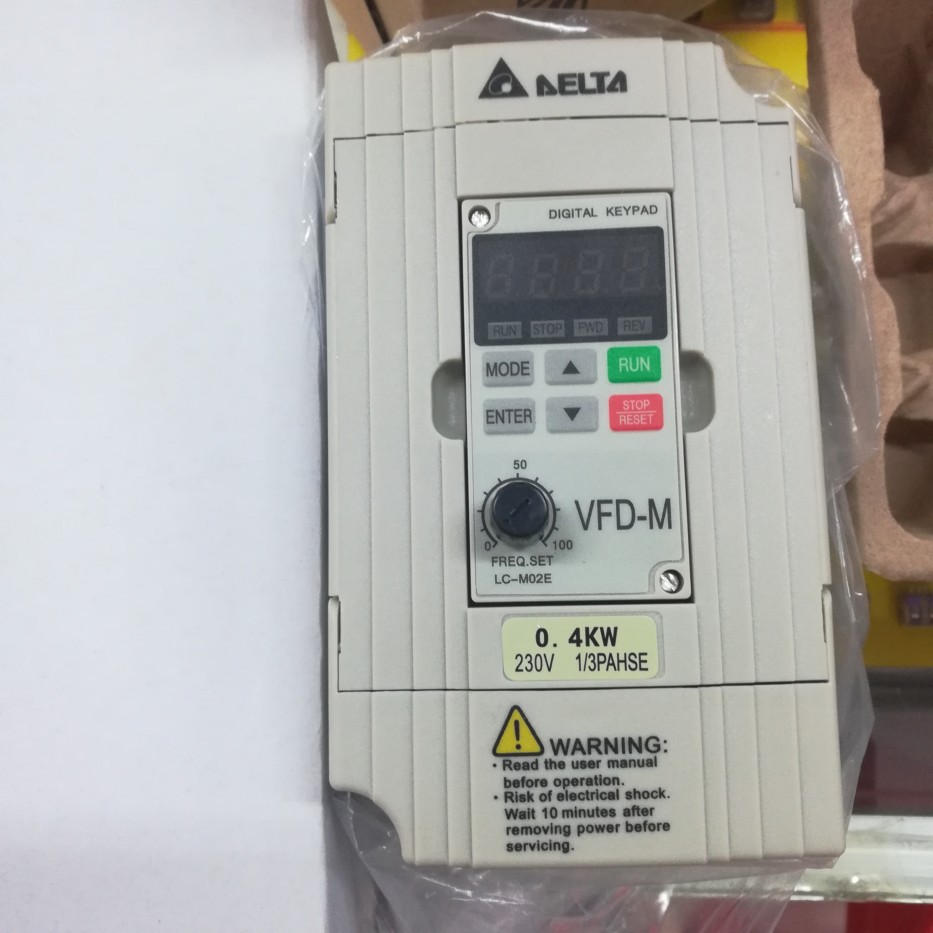 台達變頻器 VFD004M21A 220V  0.4KW